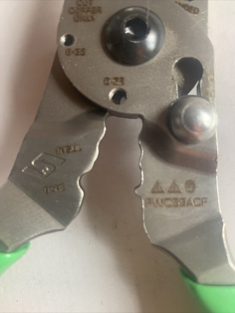 Snap-on Wire Stripper/ Cutter/ Crimper And Bolt Cutter. Green