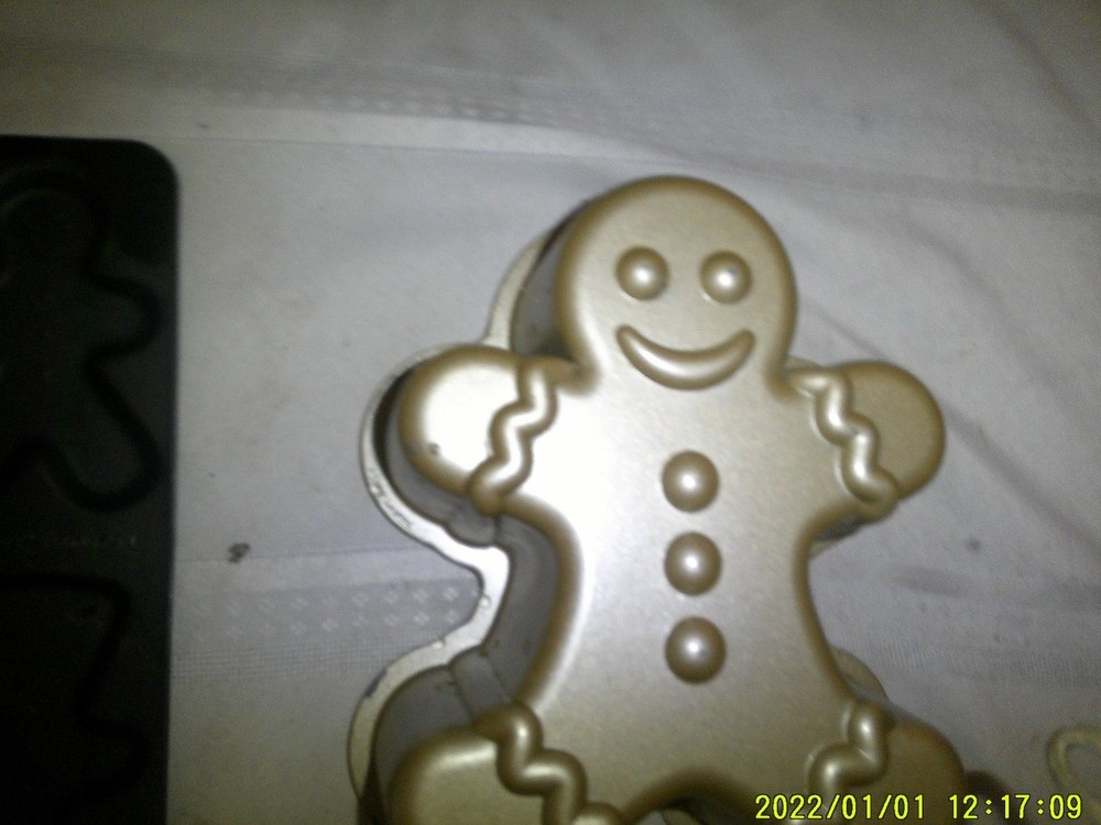 GINGERBREAD MAN COOKIE SHEET DEEP CAKE PAN