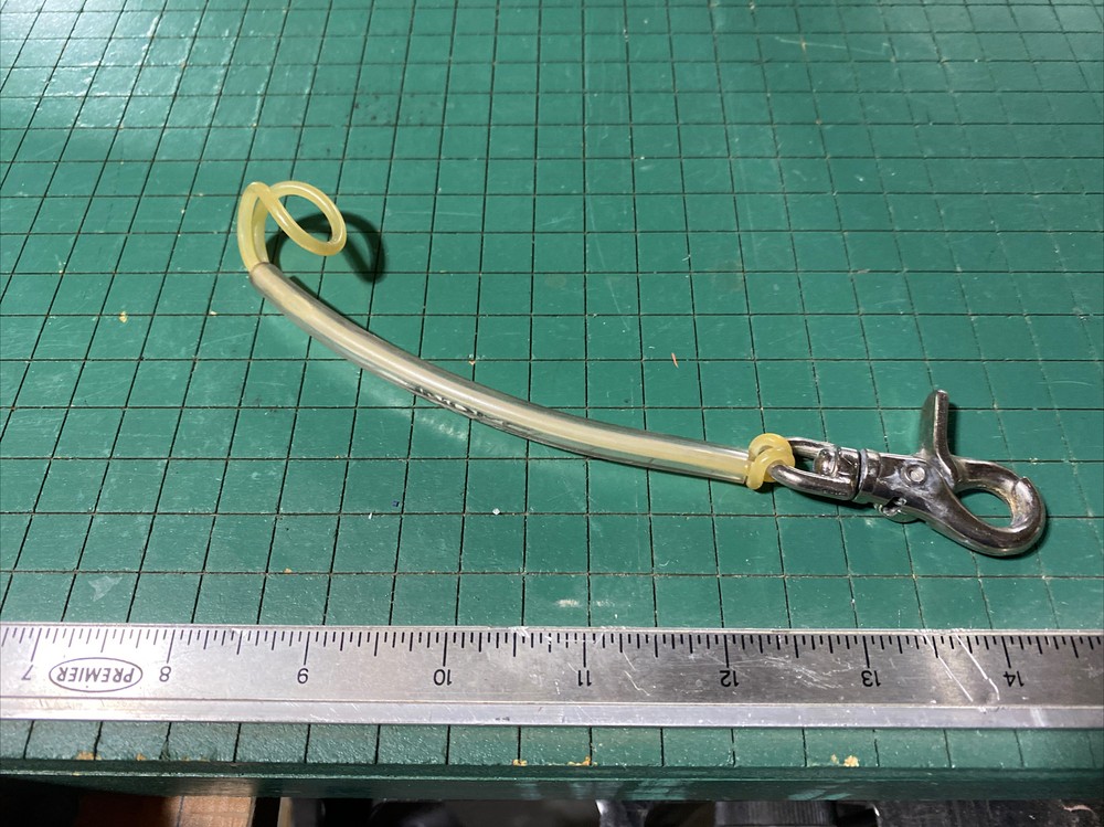 Dakine snowboard/surfboard leash clicker
