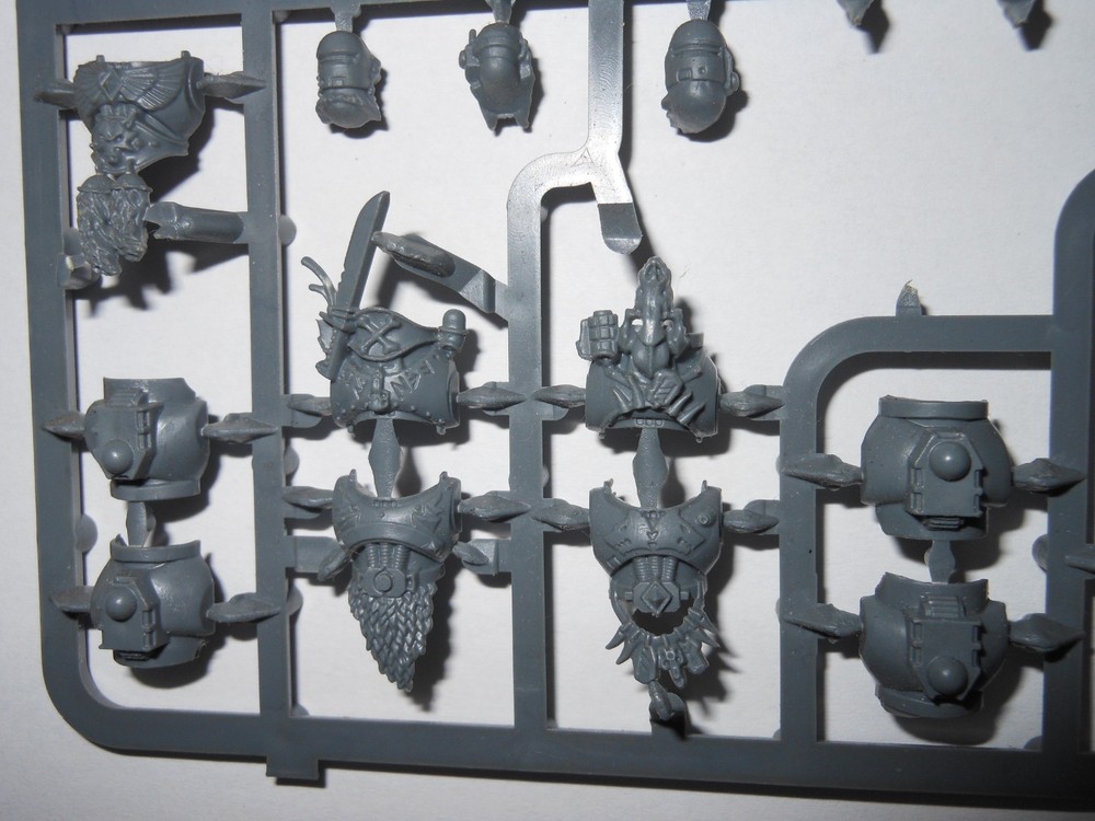 Warhammer 40K Space wolves sprue Bits incomplete sprues