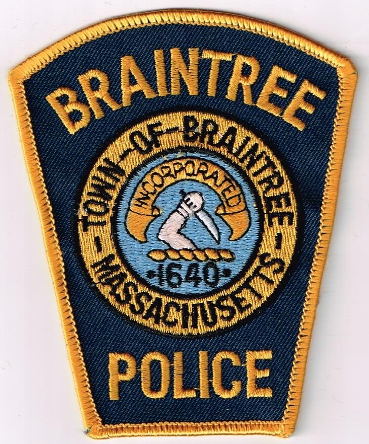 pick 1 MA Police patch: Bridgewater (2 different); or Braintree (2 different)