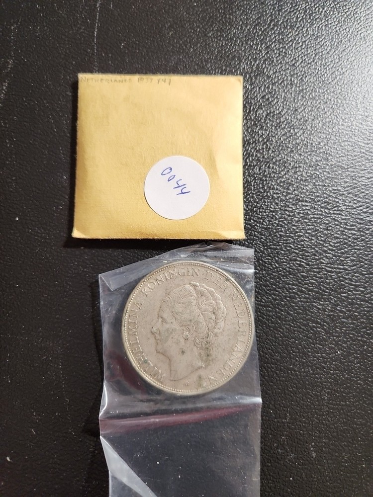 Netherlands 1937 2 1/2 Gulden  / UNC #0044
