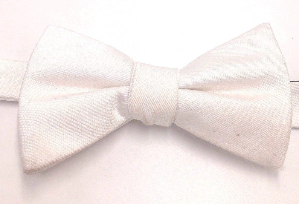 $125 Ryan Seacrest Mens Solid White Bowtie Silk Dress Classic Adjustable Bow Tie