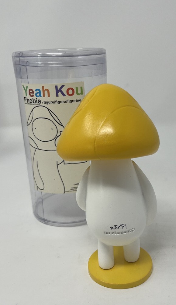 MR CLEMENT YEAH KOU Hand Painted Numbered 5" POLYSTONE MUSHROOM LAPIN