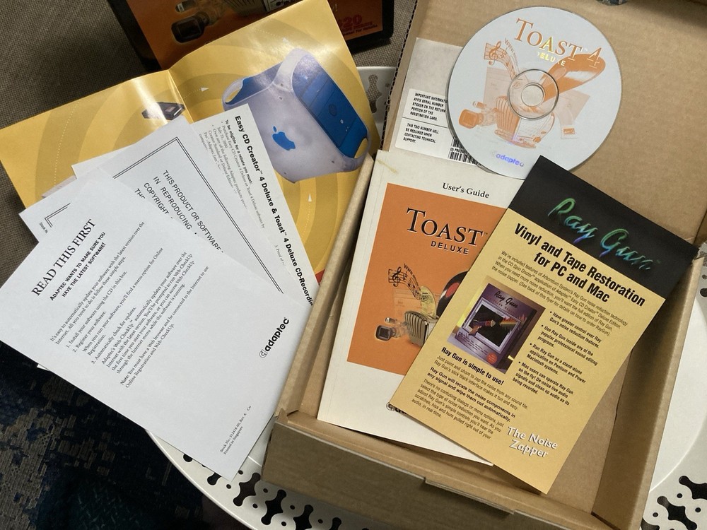 Adaptec Toast 4 Deluxe manuals and CD 1997