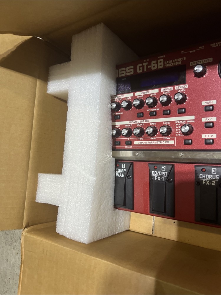 Boss GT-6B Bass Effects Processor Red
