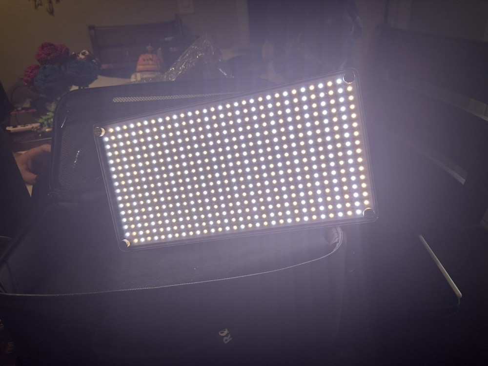 Ikan Multi-K Adjustable-Color Continuous Light Panel - Near-Mint