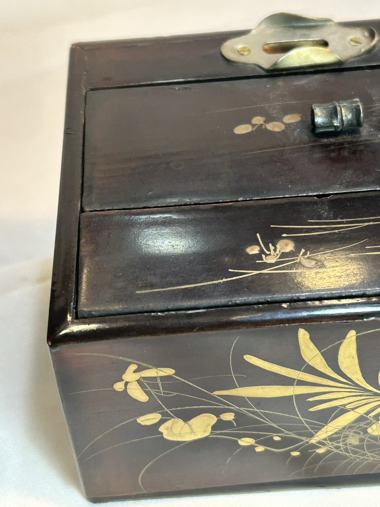 Mechanical Cigarette Dispenser Japanese Laquer Box