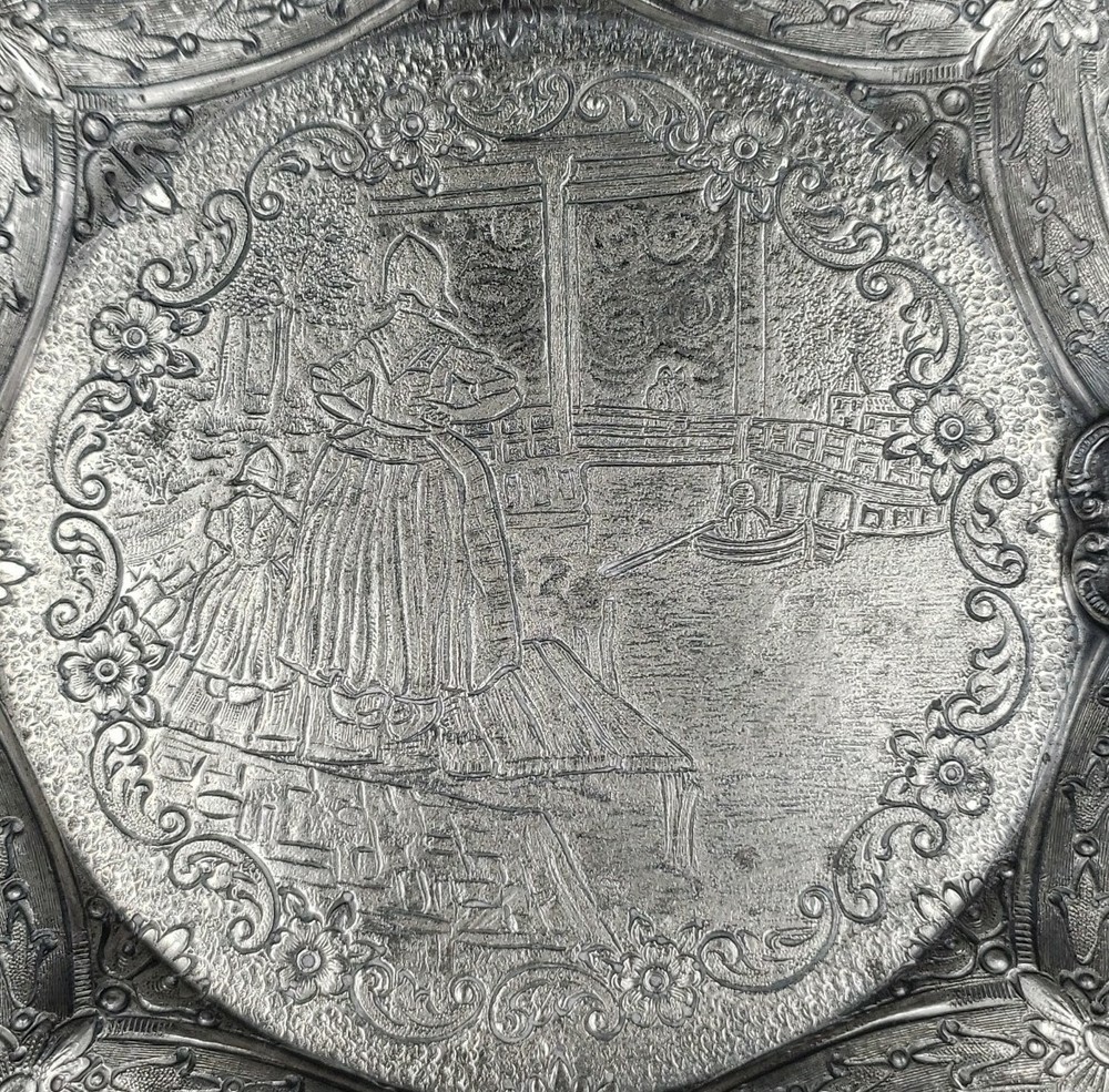 7" Round Silver Plated Hand Engraved Derby & Co. Nappy Dish 20