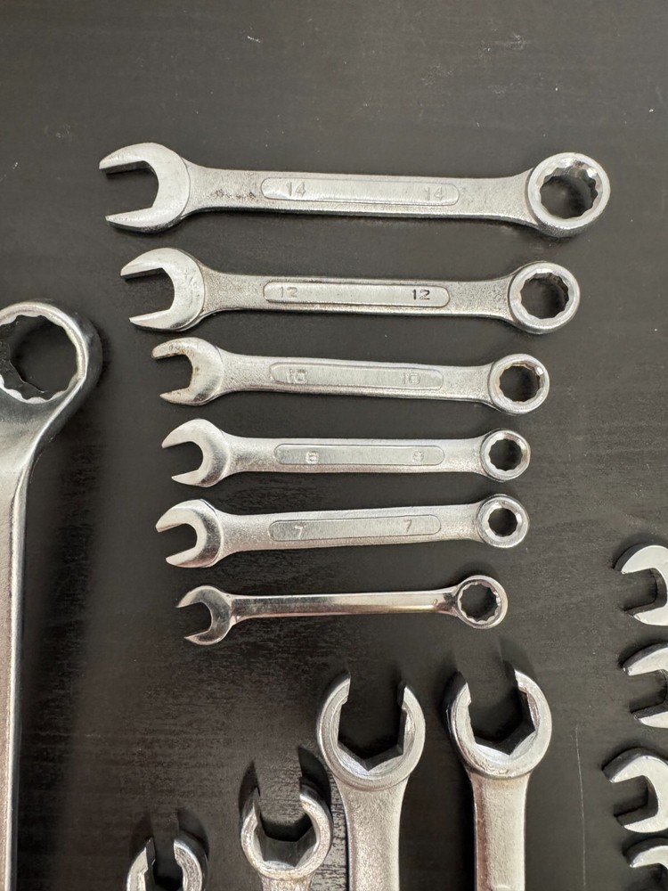 Lot of 33 Assorted Generic Wrenches Spanners Combination
