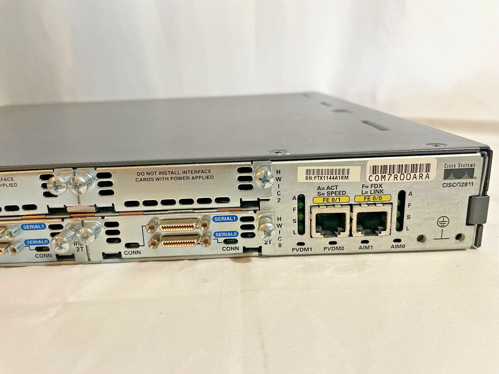 Cisco 2811 2 Ports Rack-Mountable Network Switch