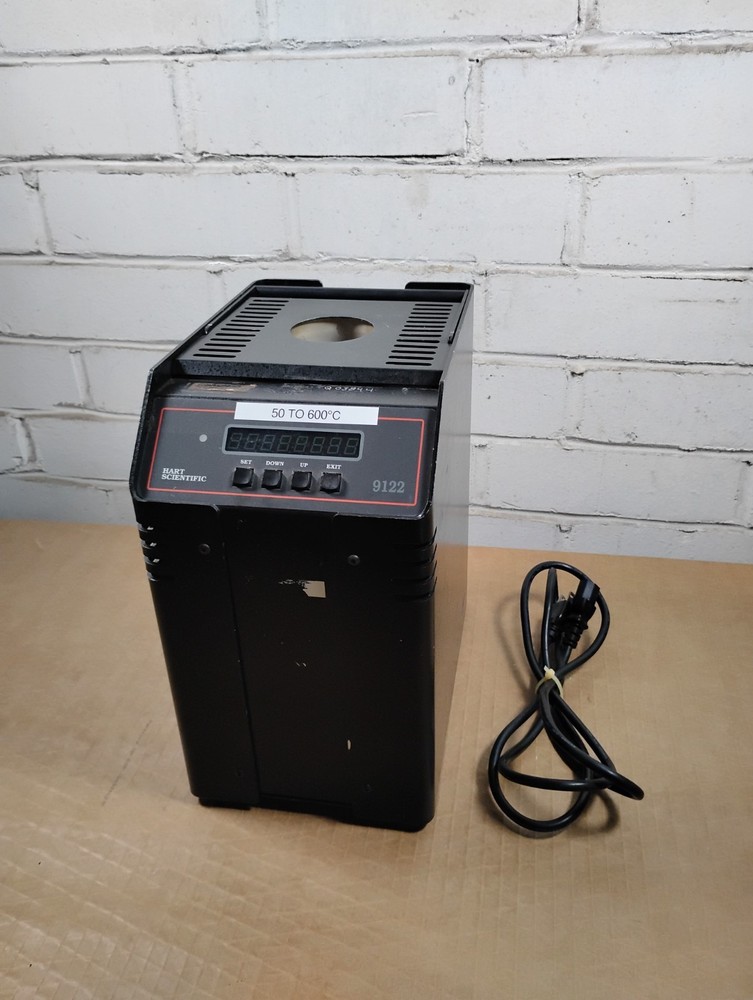 Fluke Hart Scientific 9122 Dry-Well Calibrator - UNTESTED SURPLUS