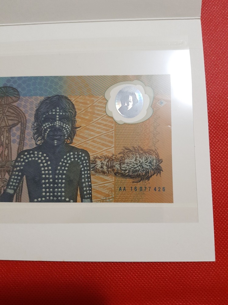 1988 AUSTRALIAN $10 FRASER/JOHNSTON FIRST POLYMER NOTE FOLDER AA 16 077426