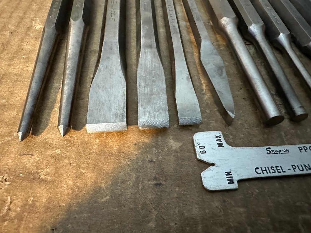 SNAP-ON TOOLS 16 PIECE PUNCH & CHISEL SET WITH CHISEL PUNCH GAGE ( LOT 3 )