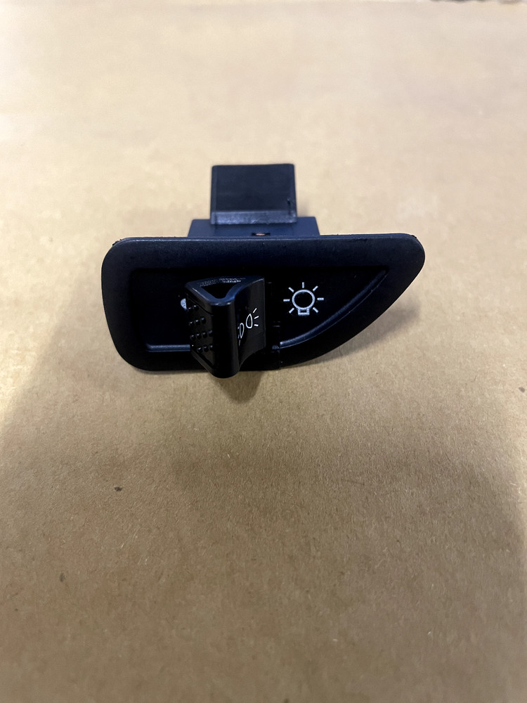 Keeway Target 125 Headlight Switch 91100H290000 (Box 97)