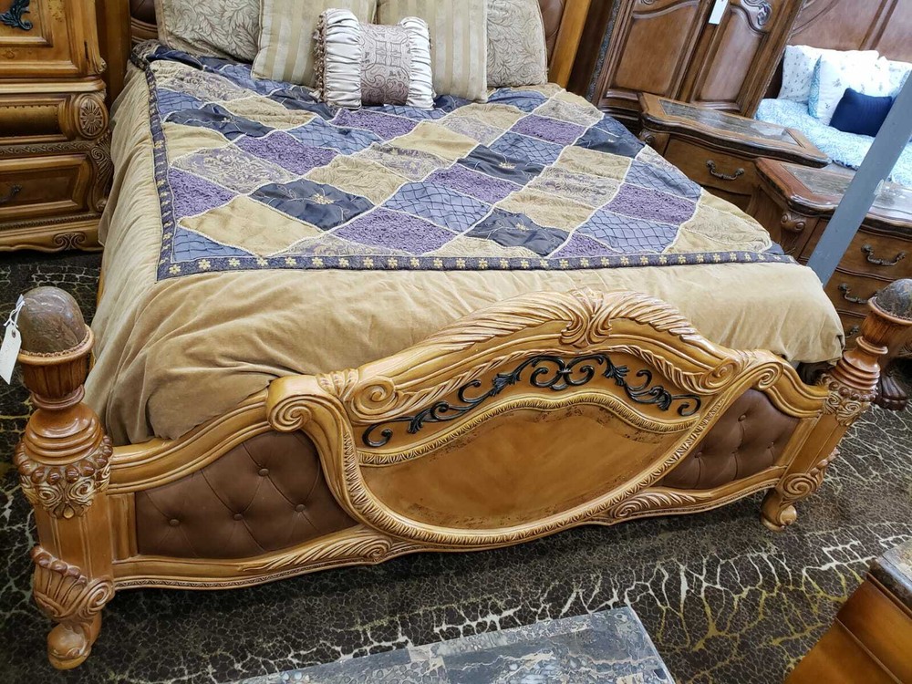 AICO by Michael Amini Trevi 5PC king size bedroom set
