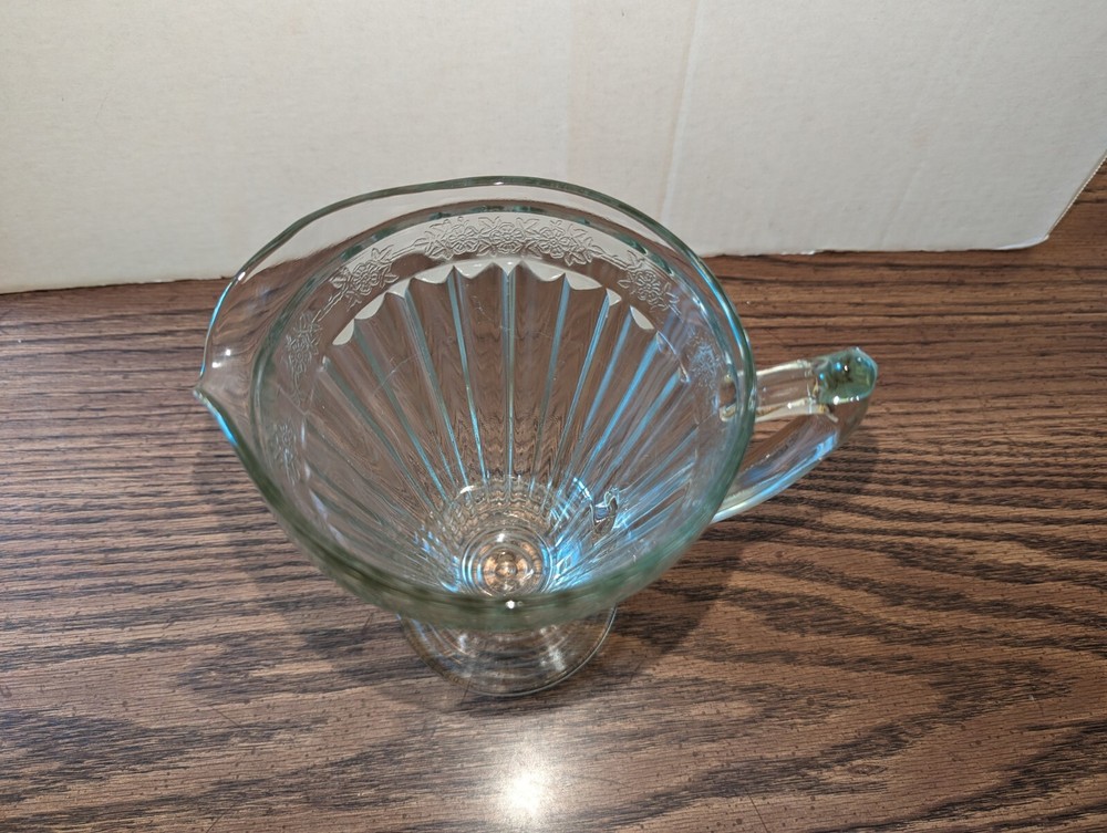 Vintage Jeannette "Adam" 32 oz Pitcher 8"