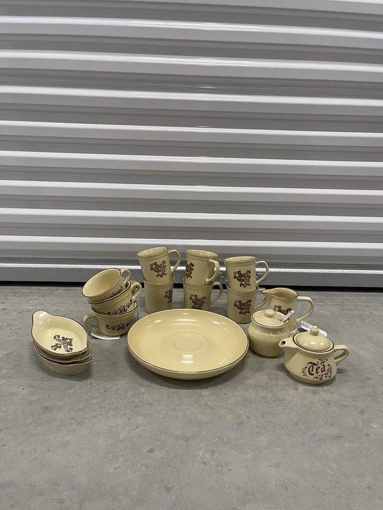 16 pc Pfaltzgraff Village Rustic Dinnerware Dish Set Tan Stoneware Plates Cups