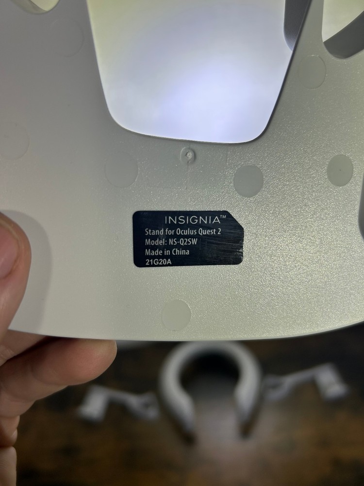 Insignia - Stand for Oculus 2 - White NS-Q2SW NO BOX
