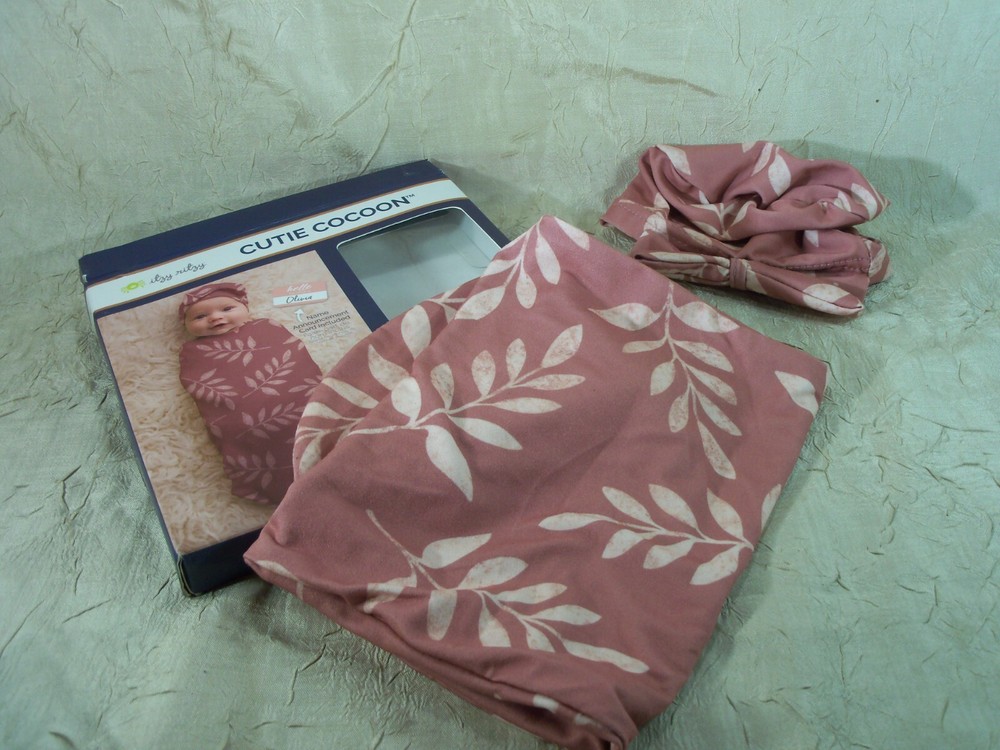Itzy Ritzy Cutie Cocoon™ Matching wrap & hat set Dusty Leaf Pattern 0-3mts