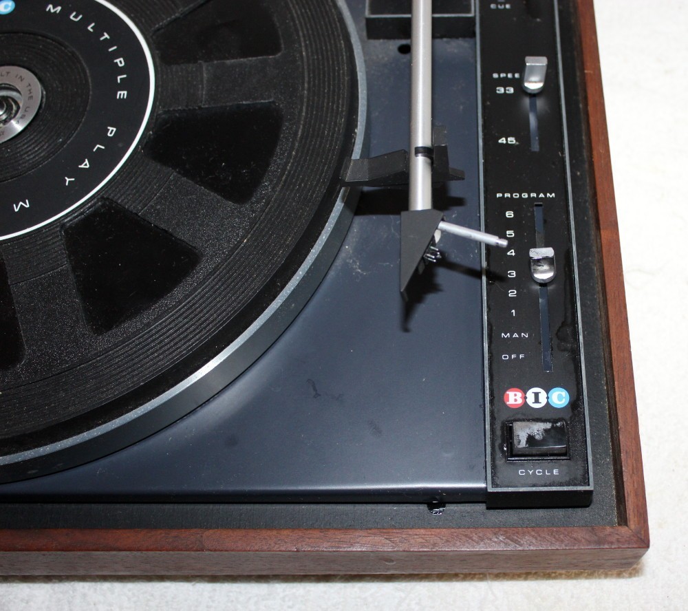 BIC 960 Automatic Turntable ~ Parts Only ~ Runs Good ~ READ