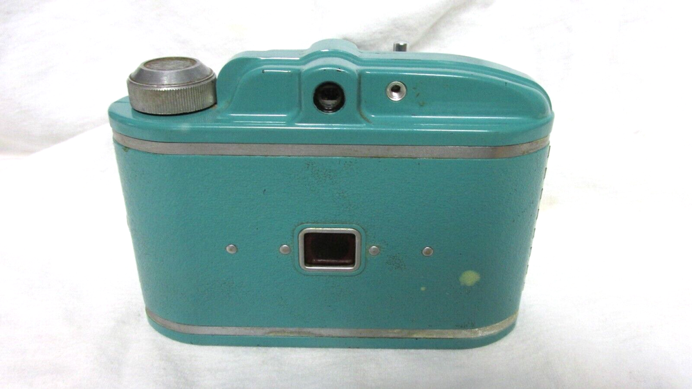 VINTAGE 1950s BEACON TWO TWENTY FIVE CAMERA