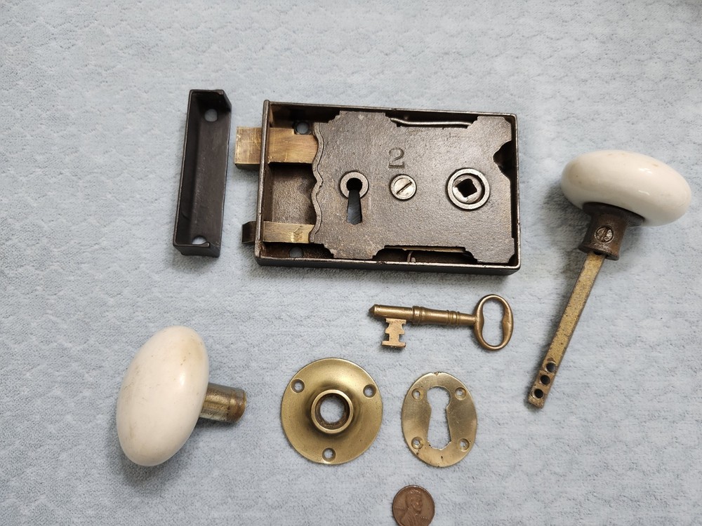 Colonial Rim Lock 1850 Cast Iron RH