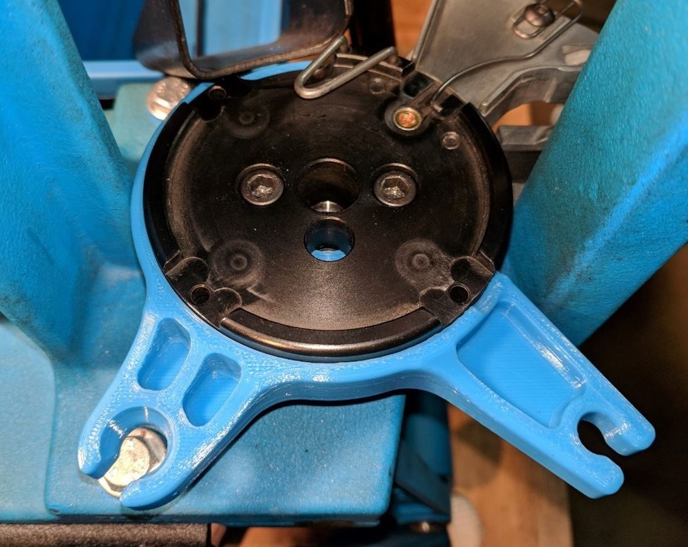 DILLON 550 PRESS / LEE BULLET FEEDER ADAPTER (BLACK) PLATE KIT