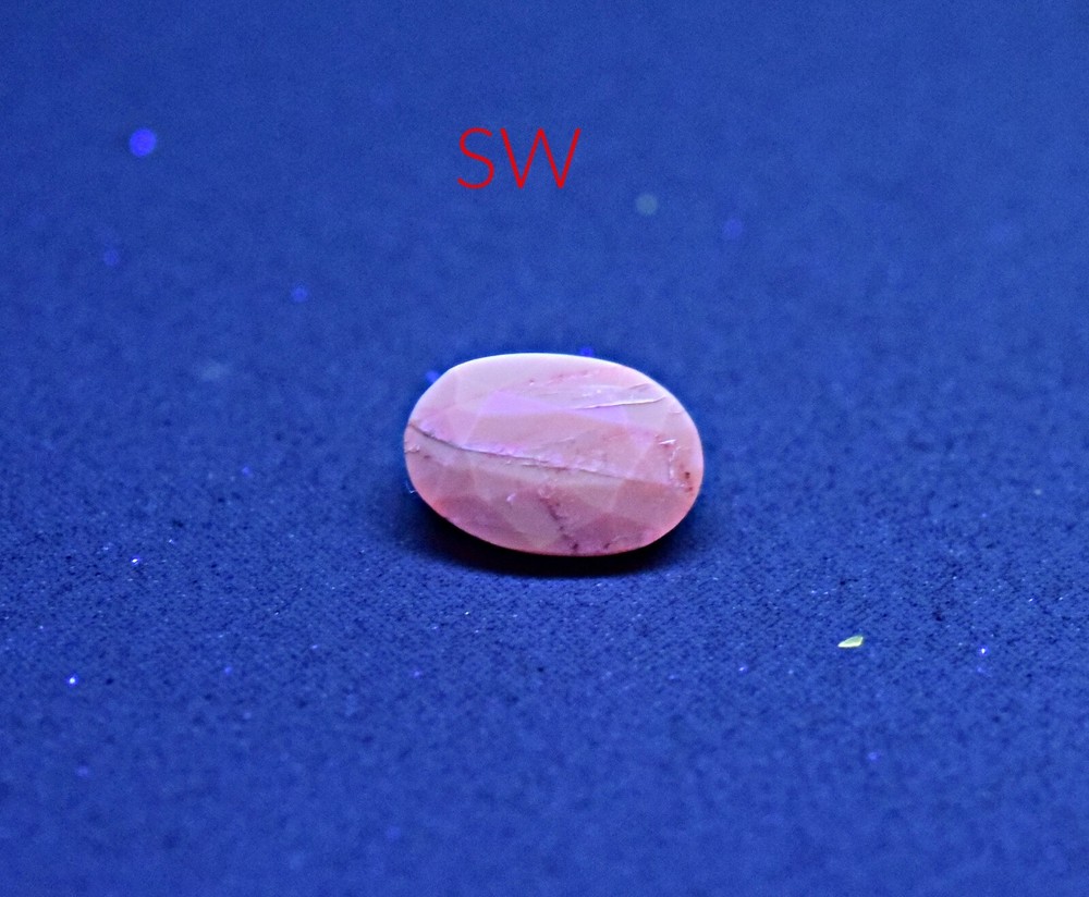 0.2 CARAT FLUORESCENT PHOSPHORESCENT SHARP TENEBRESCENT FACETED HACKMANITE