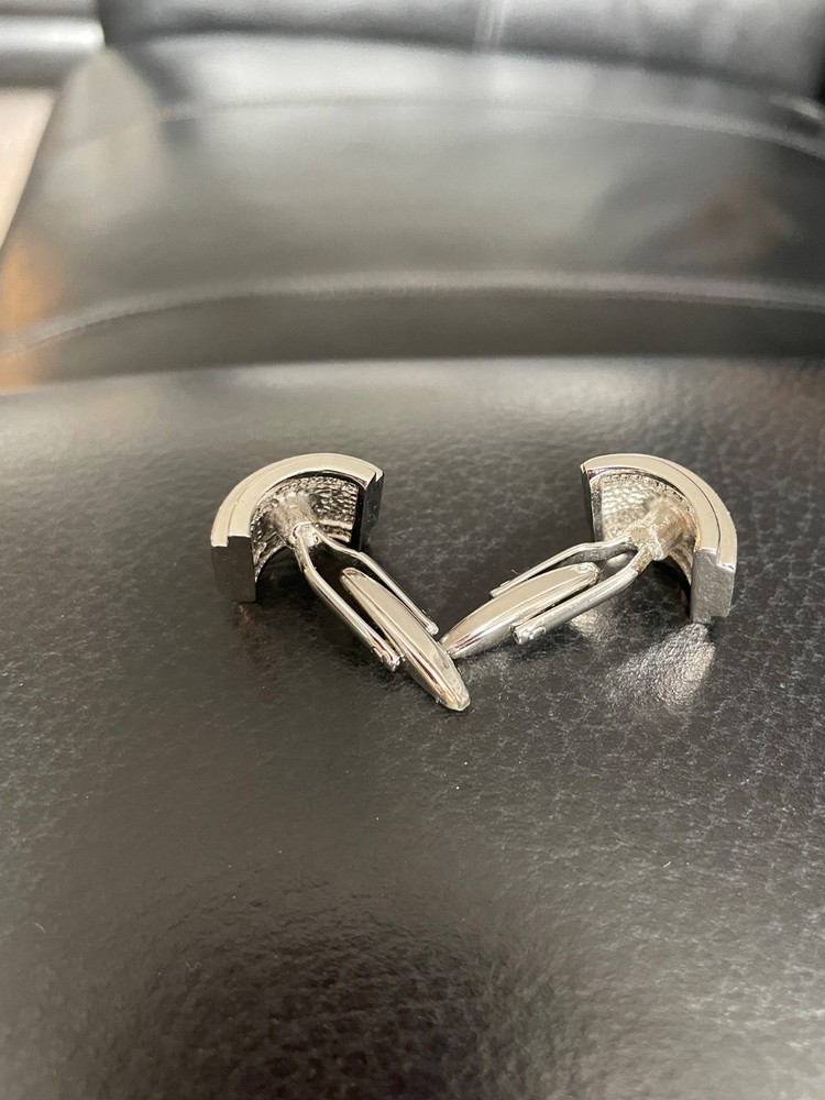 SELECTION OF CUFFLINKS