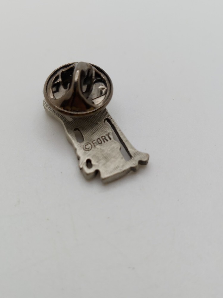 Vintage Golf Pin Golf Bag Pinchback