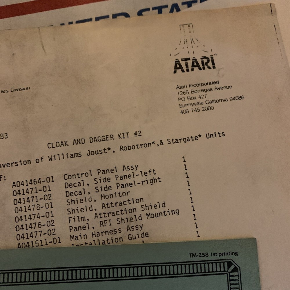 original Cloak & Dagger Atari Kit Robotron arcade video Game manual