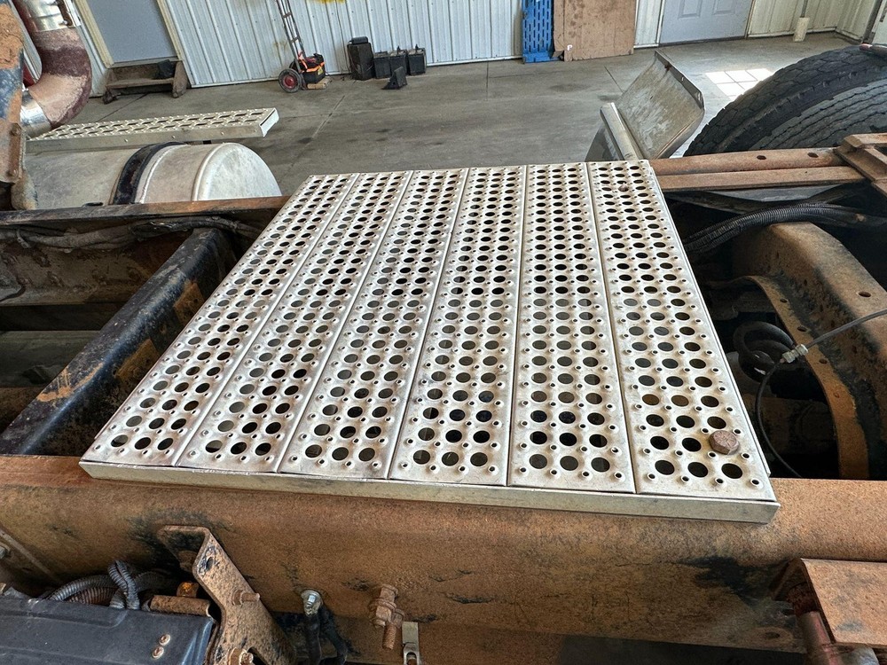 Sterling A9513 30 x 33 Deckplate - Used