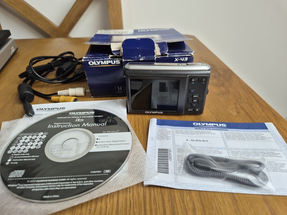 Olympus 559/3385 Digital Camera - Parts Only box24