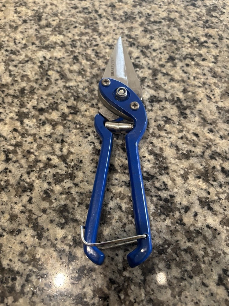 SharpVet Serrated Hoof Shears