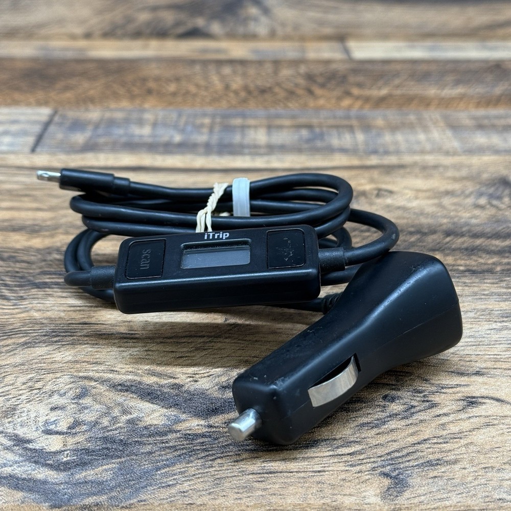 Griffin iTrip Auto Universal Plus 3.5mm FM transmitter With Apple Charging Cable