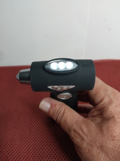 Auto Escape Safety Tool Dynamo With Light and Seatbelt Cutter