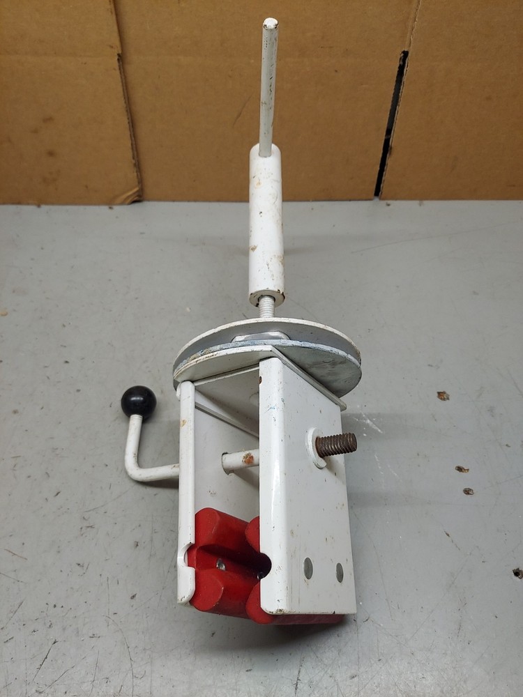 Blackburn Bike Work Bench Self Centering Jaws