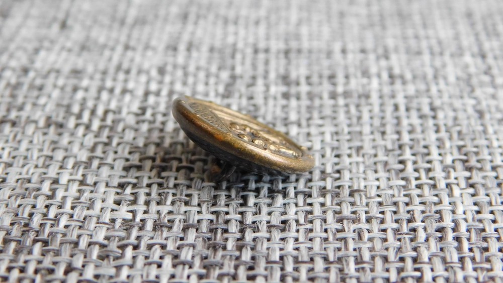 Antique Vtg Button Aprx: 9/16" #232-D