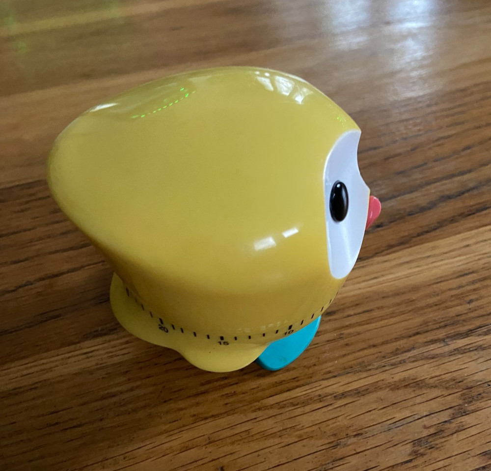 Kikkerland 1- Hour Kitchen Timer Yellow OWLET. Works