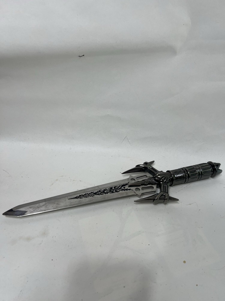Knife fantasy/medieval style dagger.