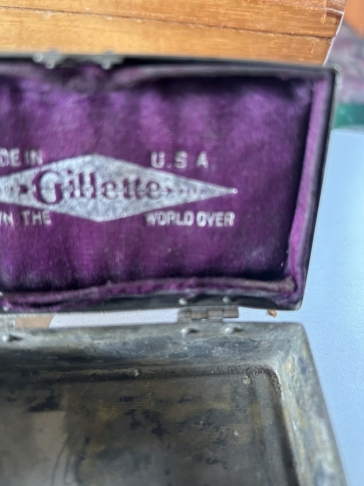Antique Gillette Safety Razor w/ Case