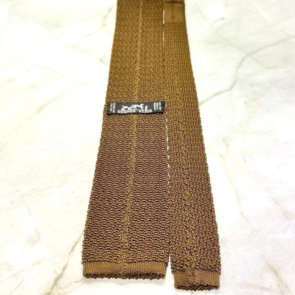 Hermes Brown Dot Pattern Knit Tie 100% Wool Excellent Condition