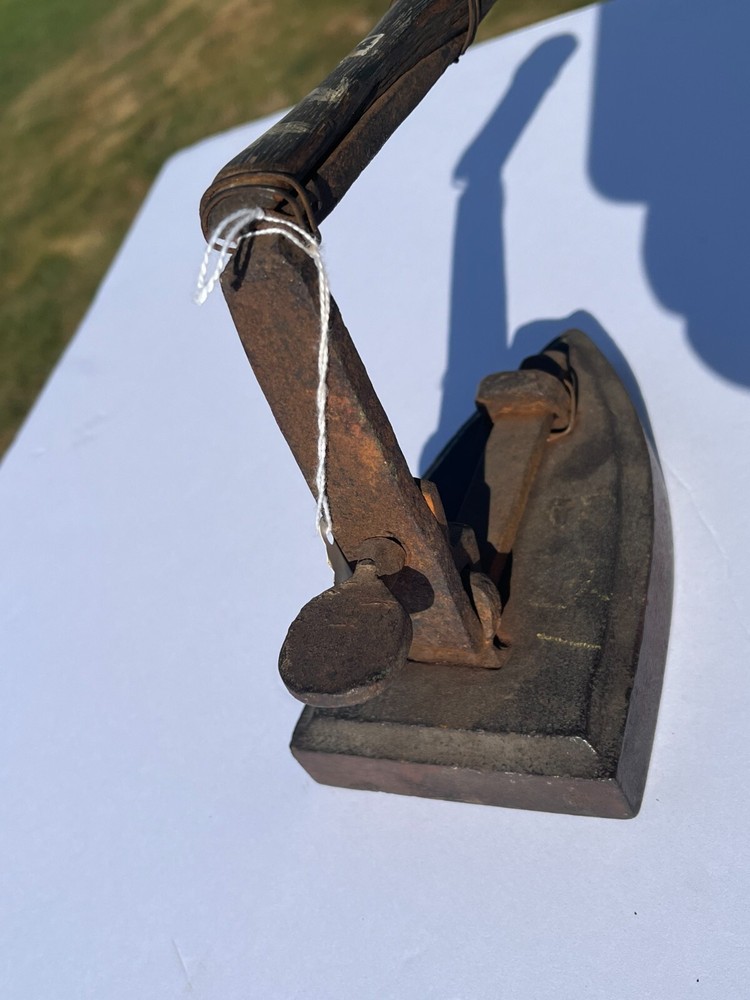 Antique Flat Iron Sad