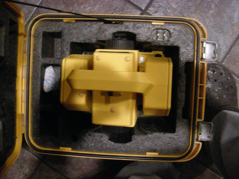 Spectra-Physics Precision Constructor DC Total Station in Excellent Condition