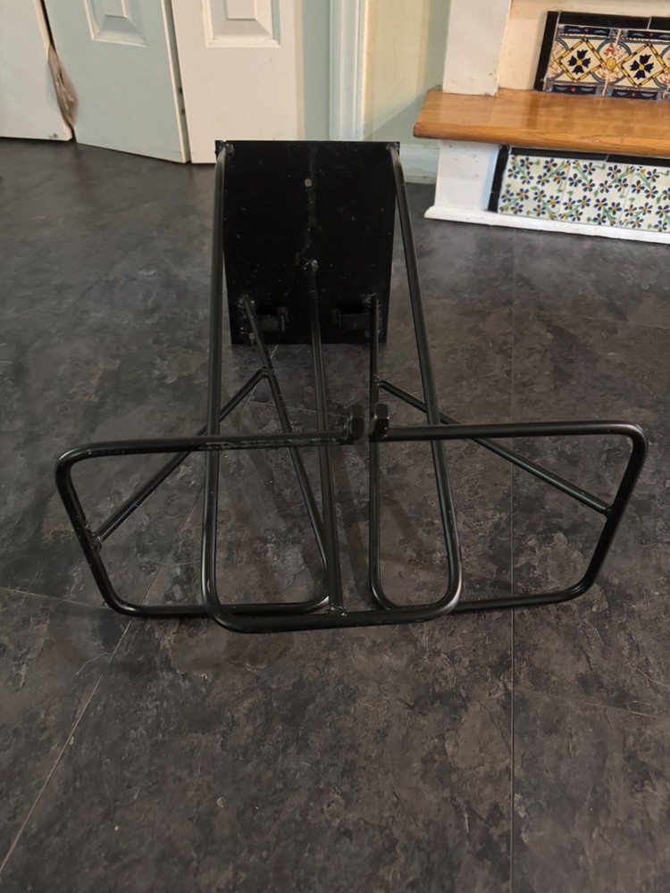 Wall Mount Saddle Rack with Lock Hole