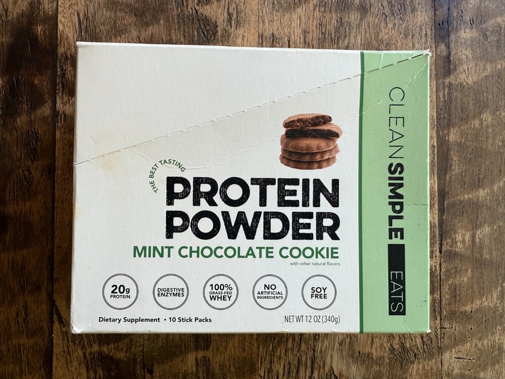 CLEAN SIMPLE EATS Whey Protein Powder Mint Chocolate Cookie 10 Pack Box