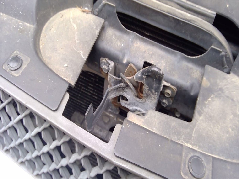 Hood Latch Fits 04 Silverado 1500 3760270