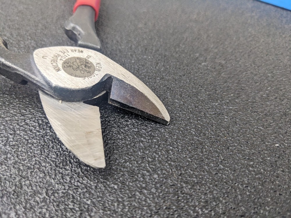 #bn098 Klein Tools Shears BX Cable Cutters Compact Lightweight Design