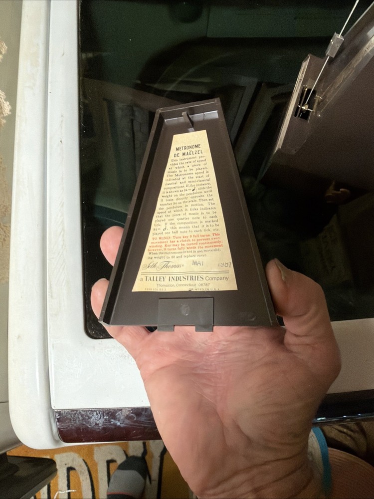 Vintage Seth Thomas Metronome Wind-Up Pyramid Style 1104 (E500-000)